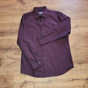 NWOT Kenneth Cole Reaction slim fit button down shirt in Burgundy Size L